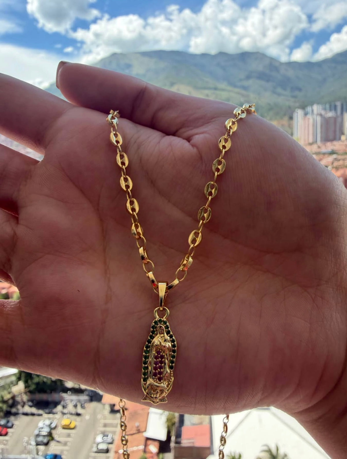 Cadena Gucci Virgen de Guadalupe